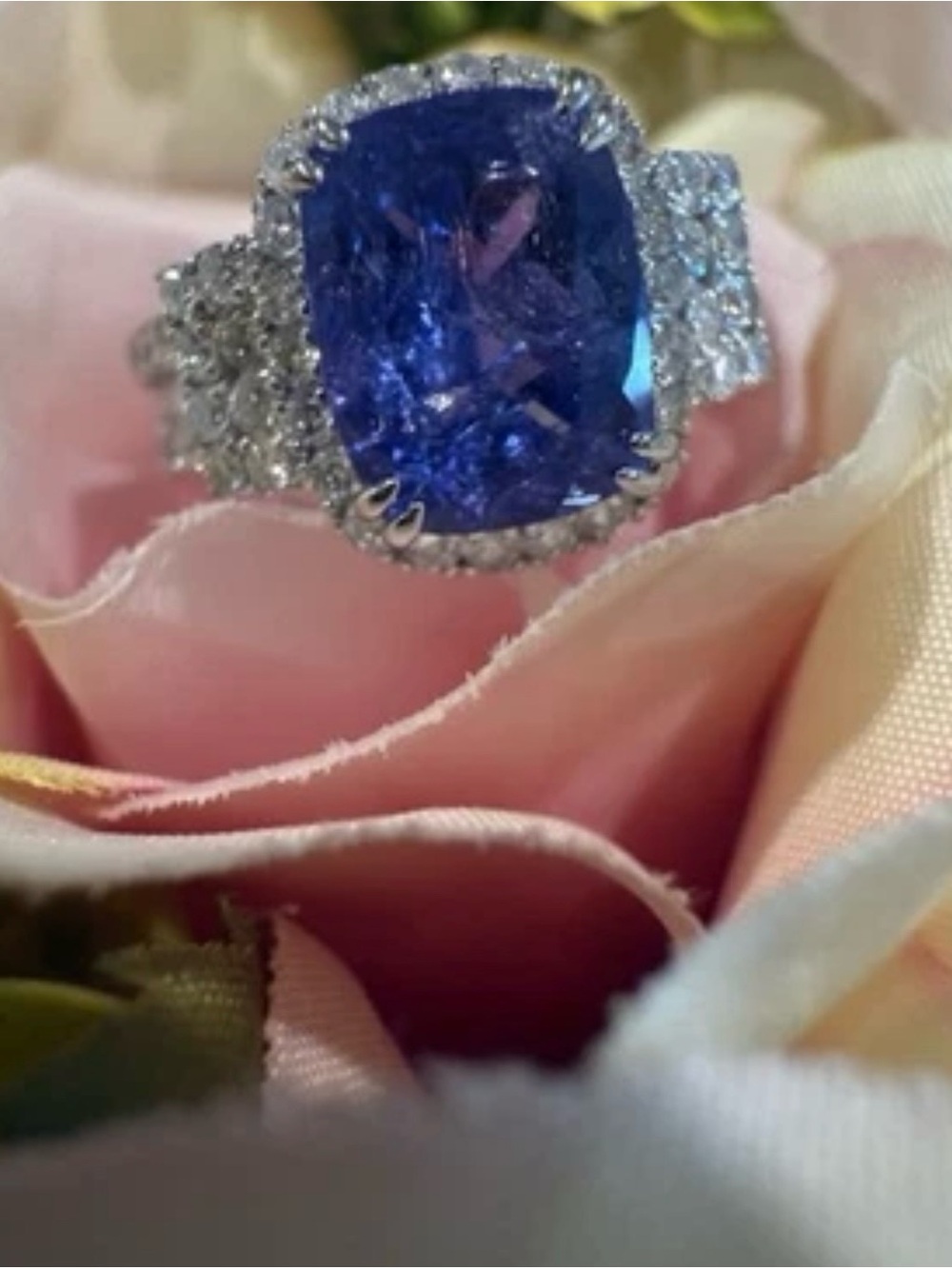 3.00ct Cushion Cut Natural Tanzanite & 1.10ct SI-GH Diamond  Ring 14K White Gold